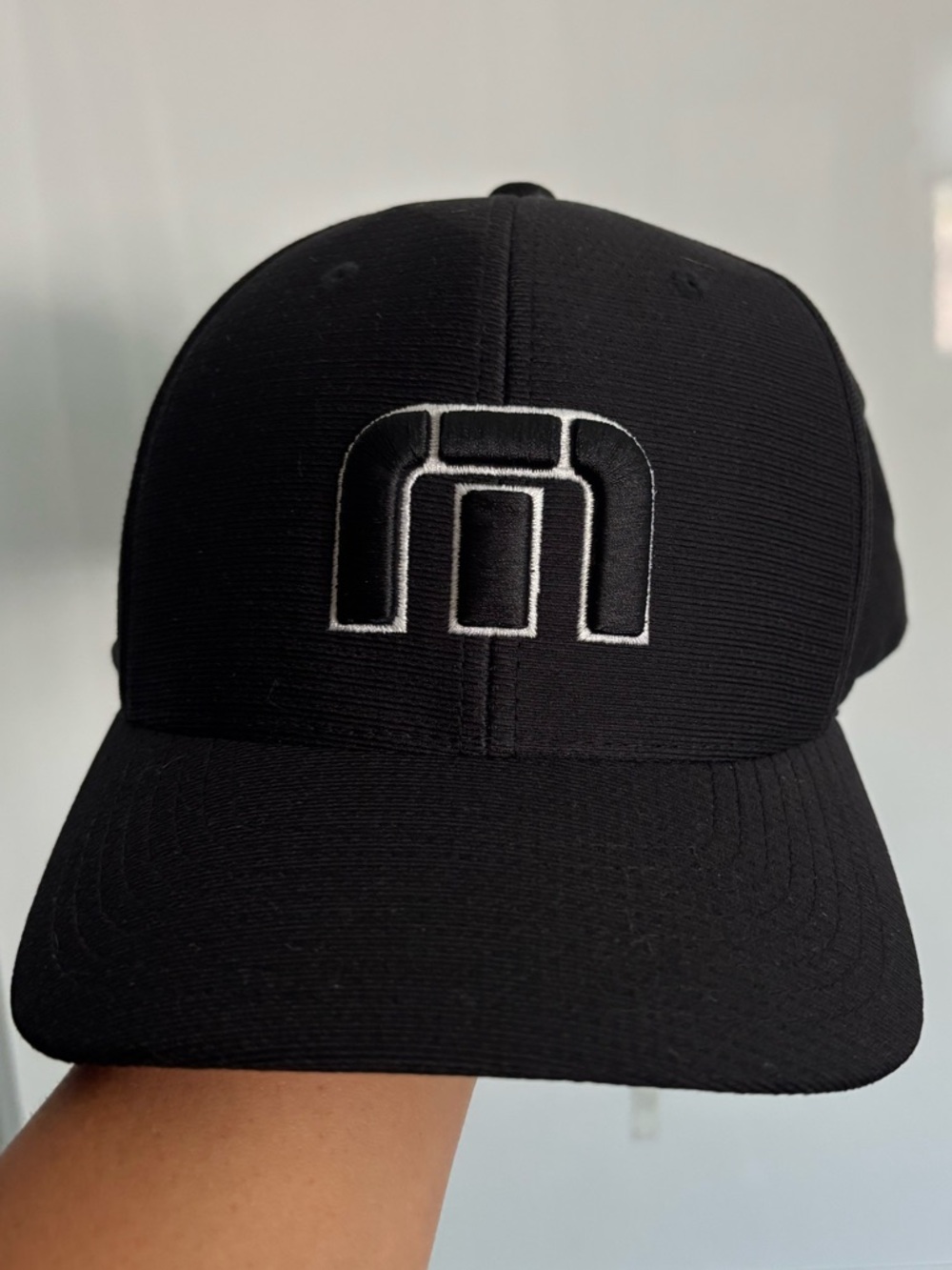 Travis Mathew FlexFit Hat Black L/XL Golf Baseball Cap